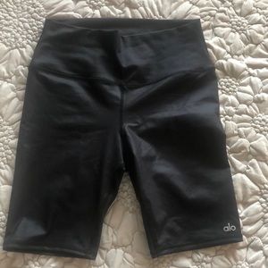 Alo Yoga High wasted biker shorts